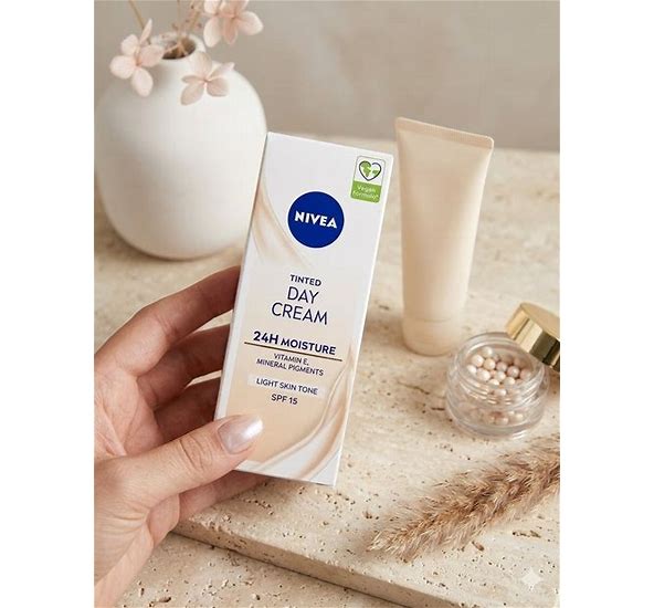 Nivea Tinted Day Cream SPF 15 tube front view