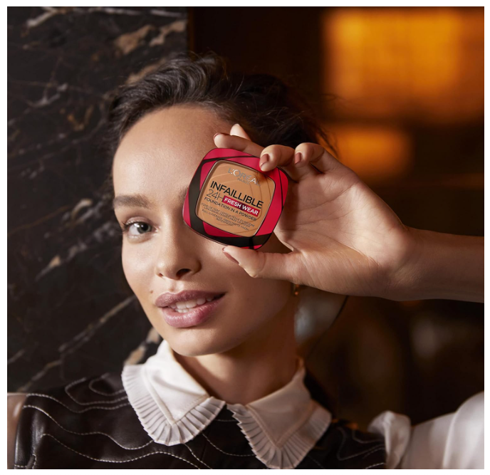 L'Oreal Infaillible 24H Fresh Wear Foundation Powder full packaging and compact